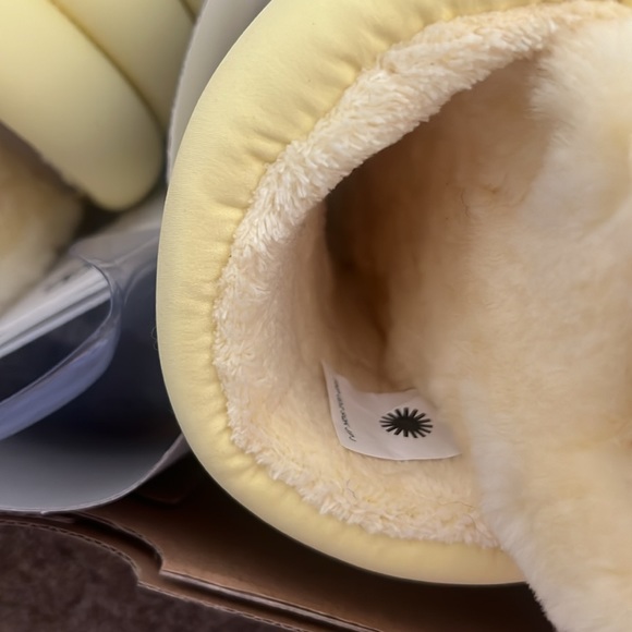 UGG Platform Maxi slides 7 - Picture 11 of 11